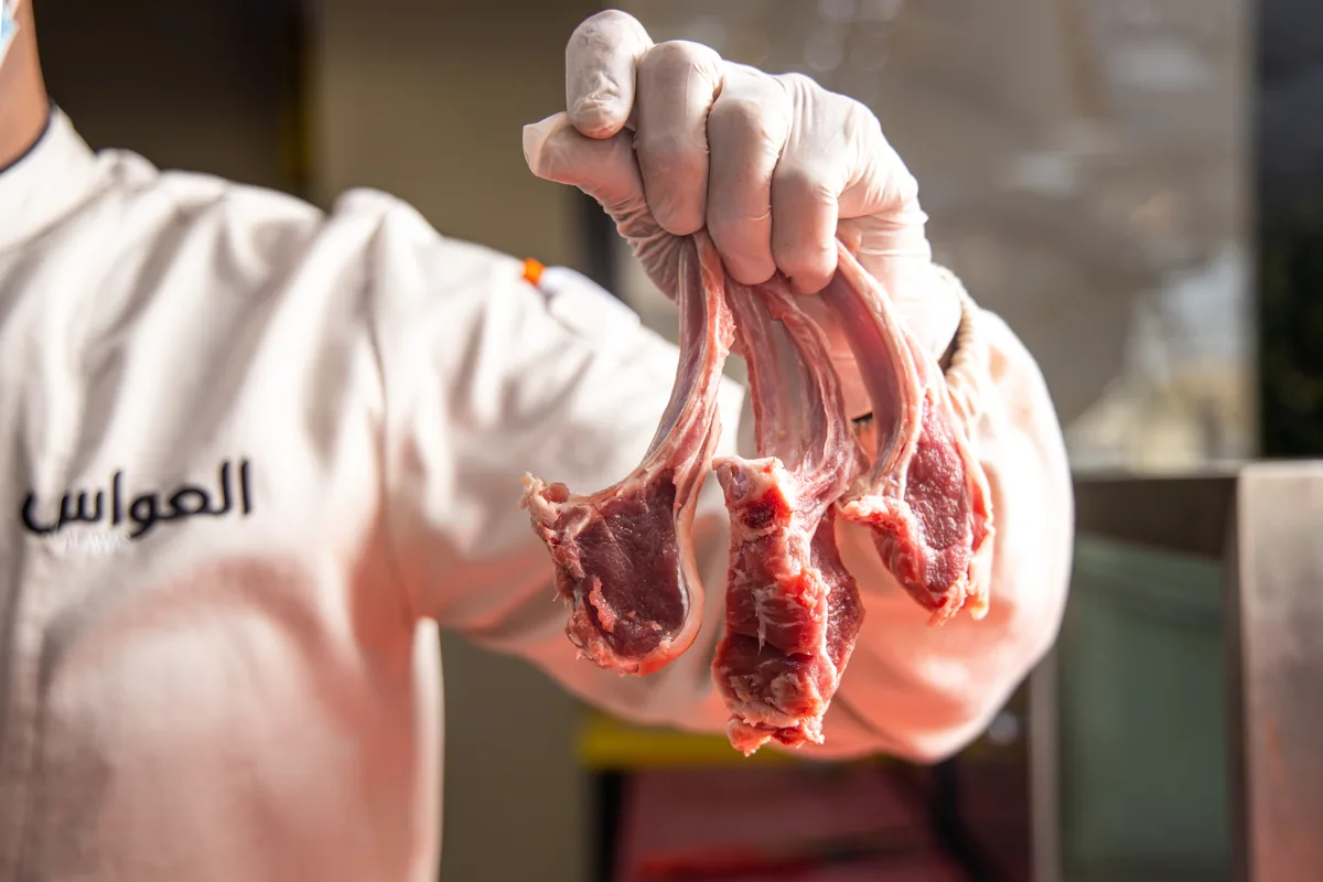 al awas butcher preparing fresh meat